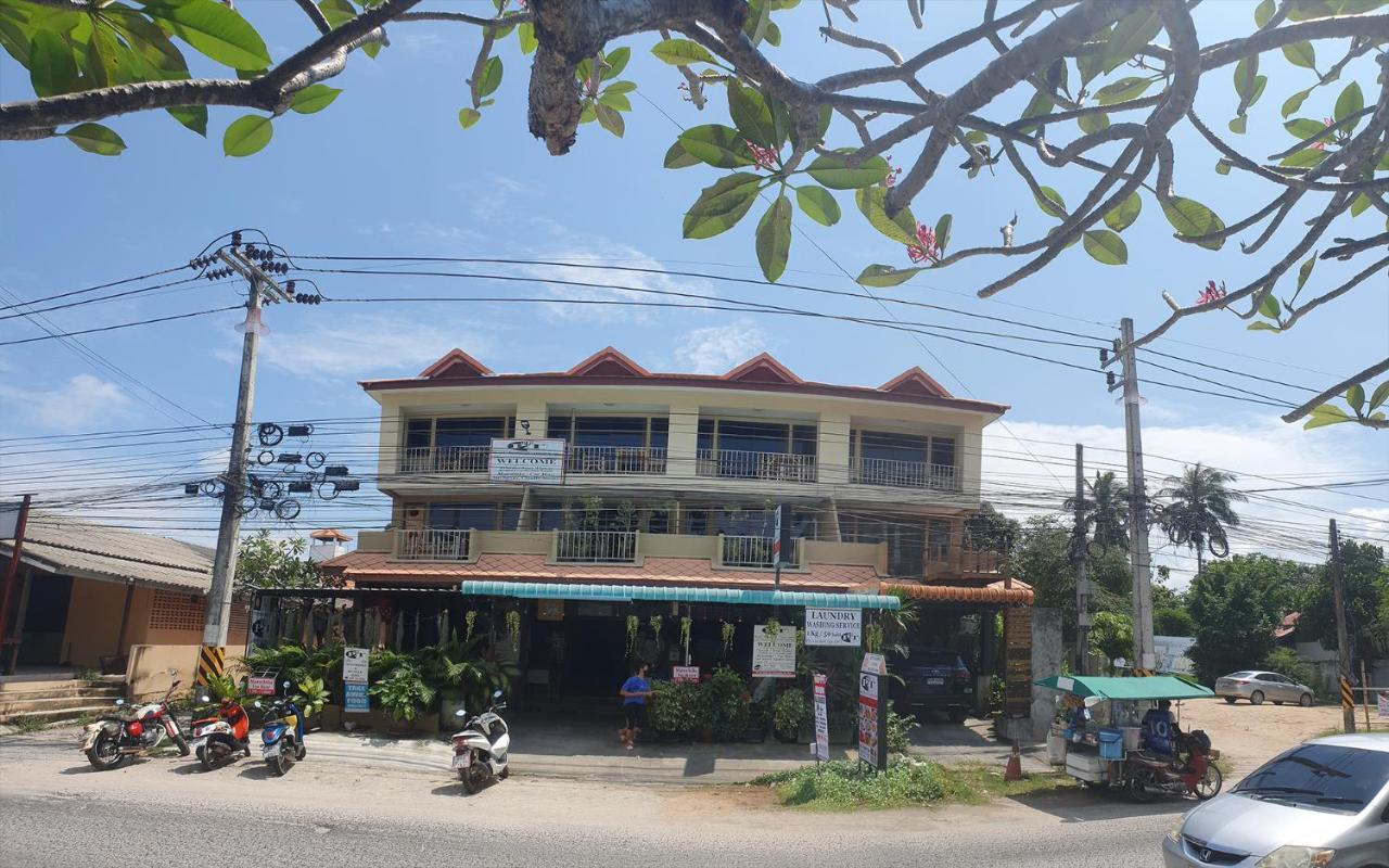 P & T Hostel Плажа Банграк Екстериор снимка