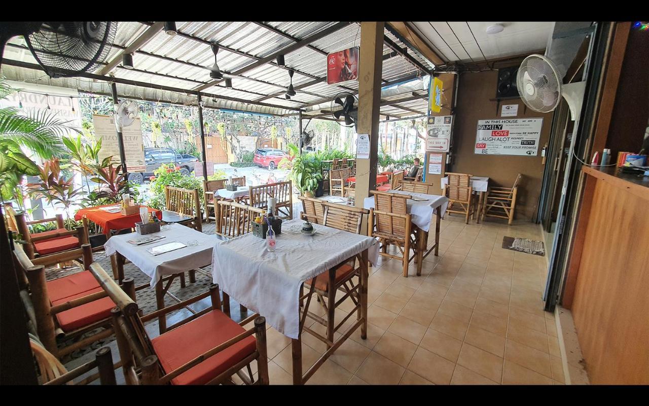 P & T Hostel Плажа Банграк Екстериор снимка