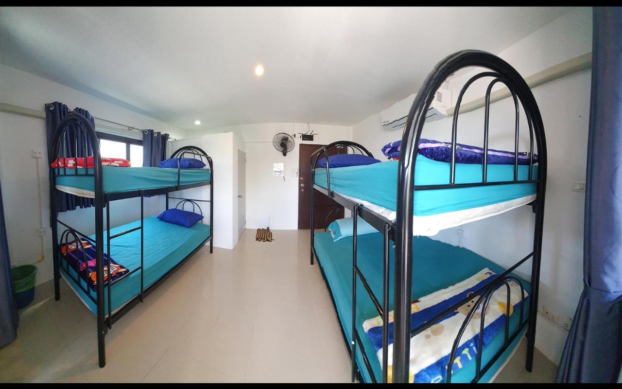 P & T Hostel Плажа Банграк Екстериор снимка