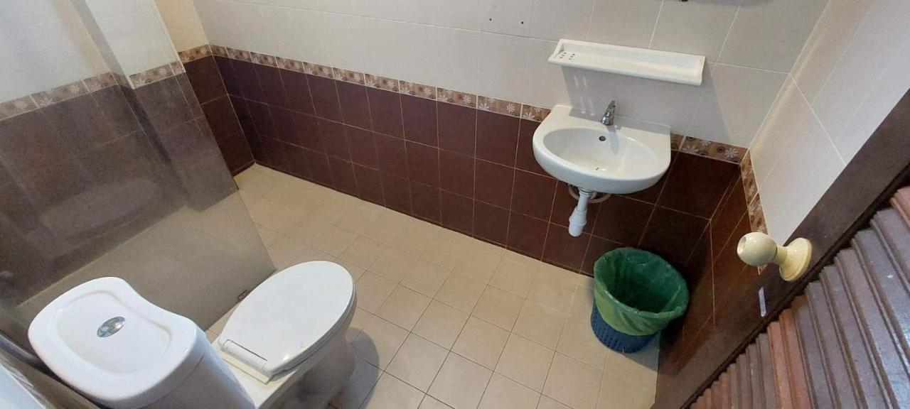 P & T Hostel Плажа Банграк Екстериор снимка