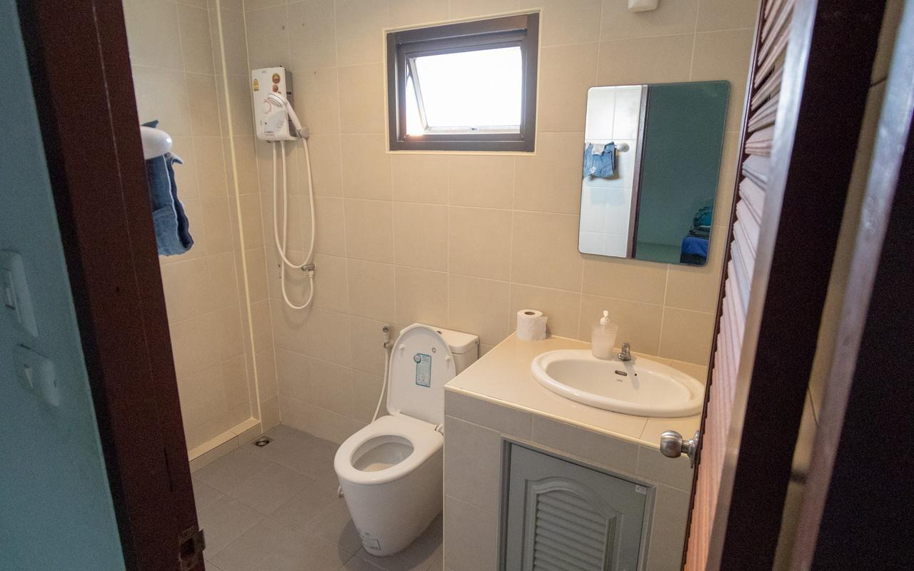 P & T Hostel Плажа Банграк Екстериор снимка