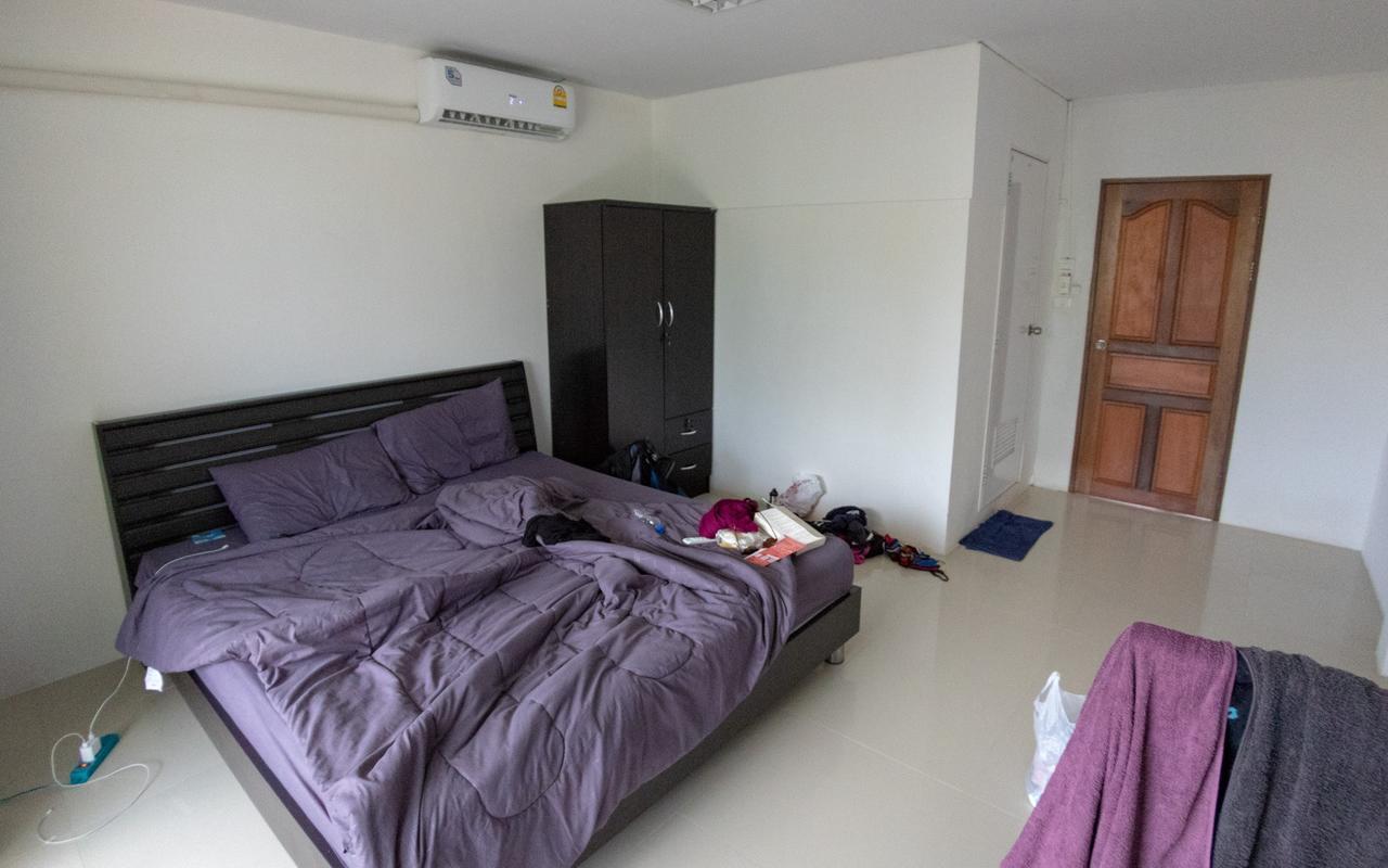 P & T Hostel Плажа Банграк Екстериор снимка
