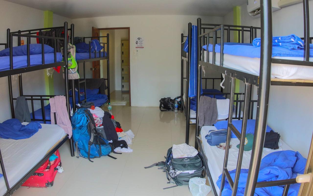 P & T Hostel Плажа Банграк Екстериор снимка