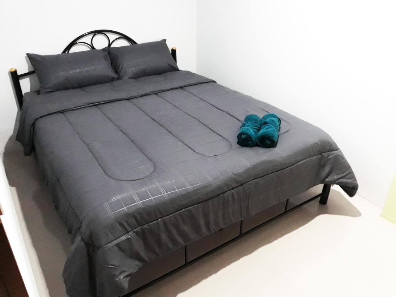 P & T Hostel Плажа Банграк Екстериор снимка