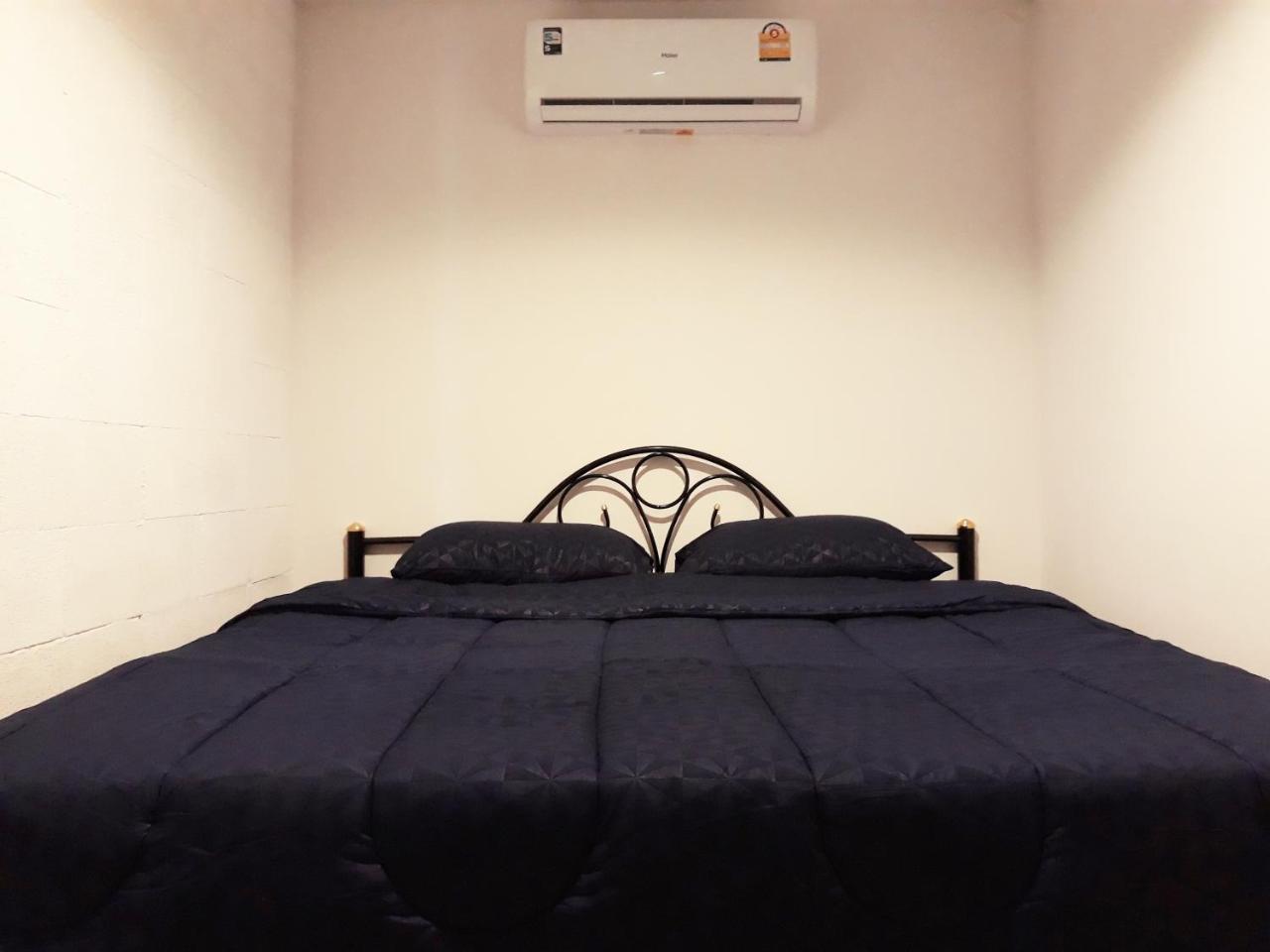 P & T Hostel Плажа Банграк Екстериор снимка